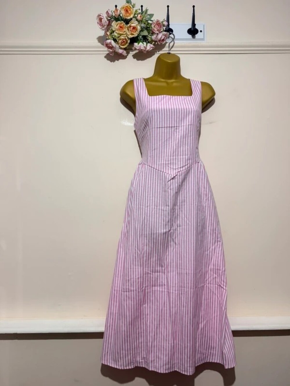 Women's pink dress